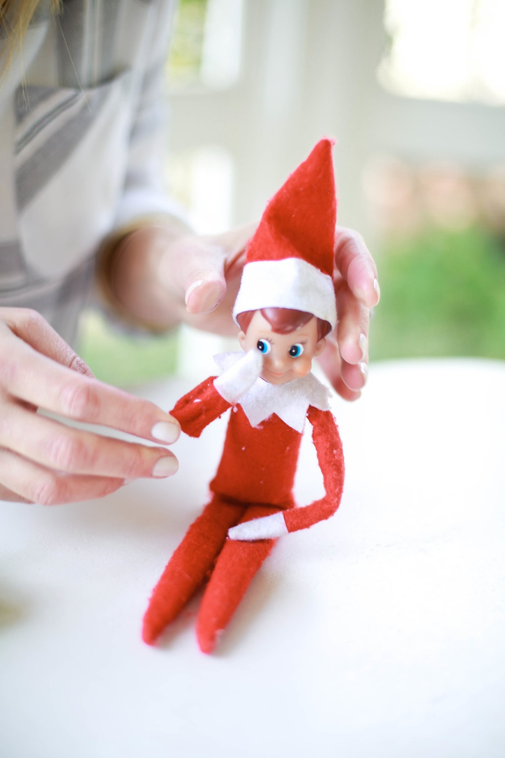  how to use glue dots to position your elf 